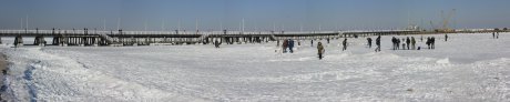 Panorama zamarzniętej Zatoki Gdańskiej przy Sopockim Molo